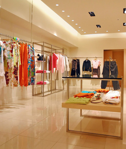 商業(yè)視覺的藝術(shù) 服裝店攝影與正版商用圖片的重要性